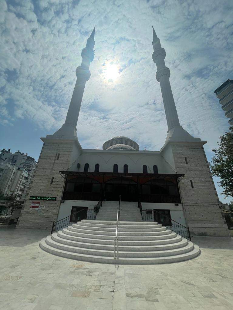 Ömer ALAV hocamız Mezitli Fatih camiinde görevinde kalsın