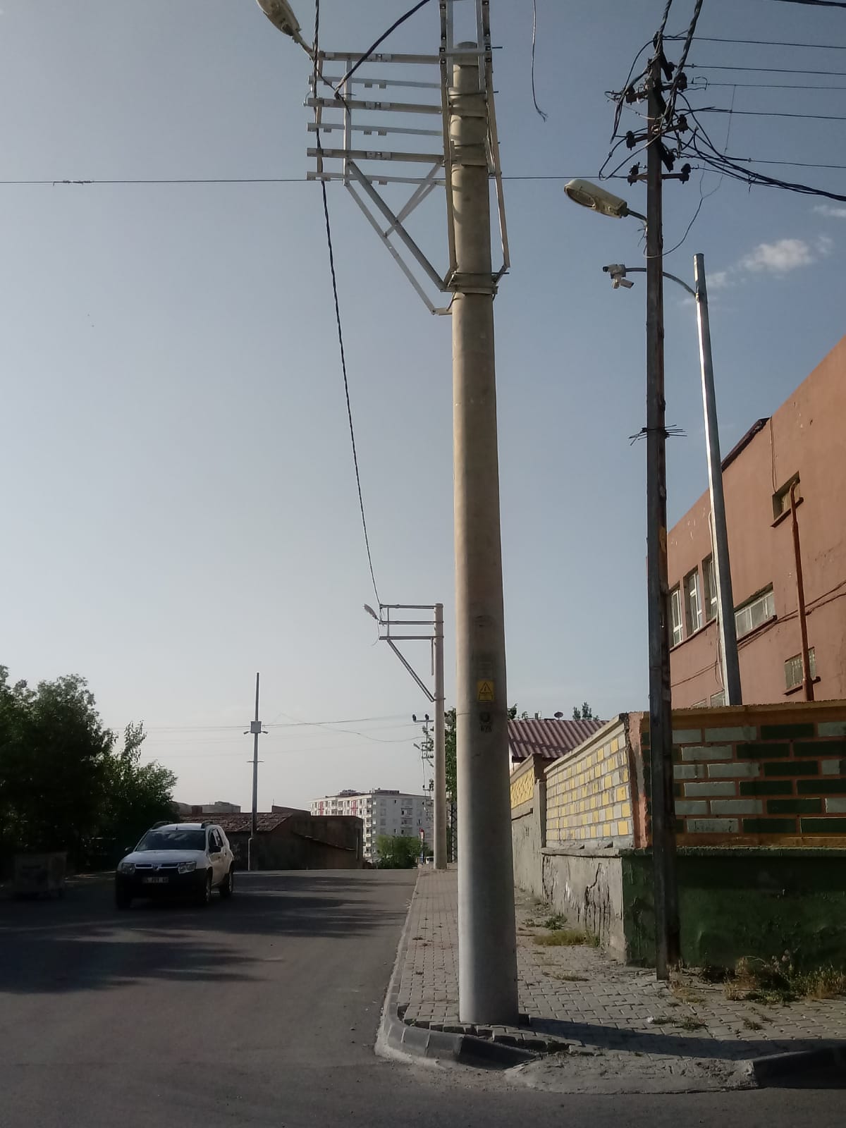 BETON DİREKLER İSTEMİYORUZ
