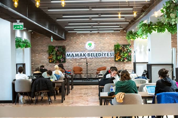 Mamak belediyesi Kütüphanelerinin Saat 17.30da Kapanarak Öğrenciler İçin Verimsiz Oluşunu Engellemek İstiyoruz.