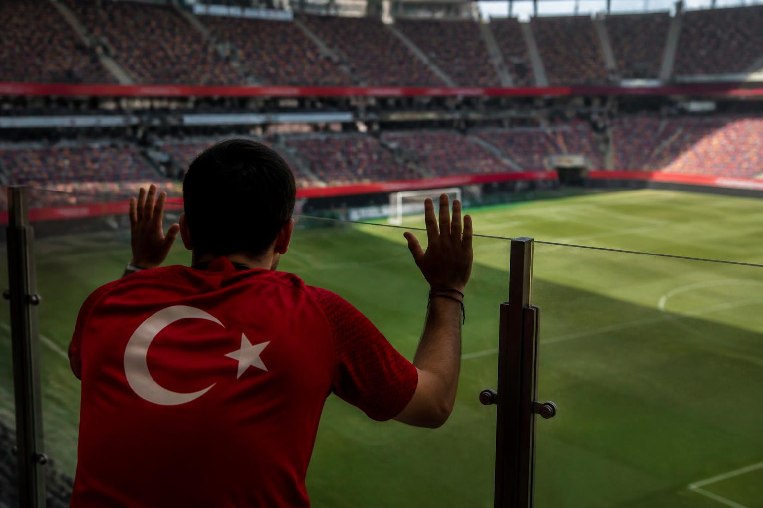 Kerem Aktürkoğlu'nun forvet pozisyonunda oynatılmasına son verilmesi talebi