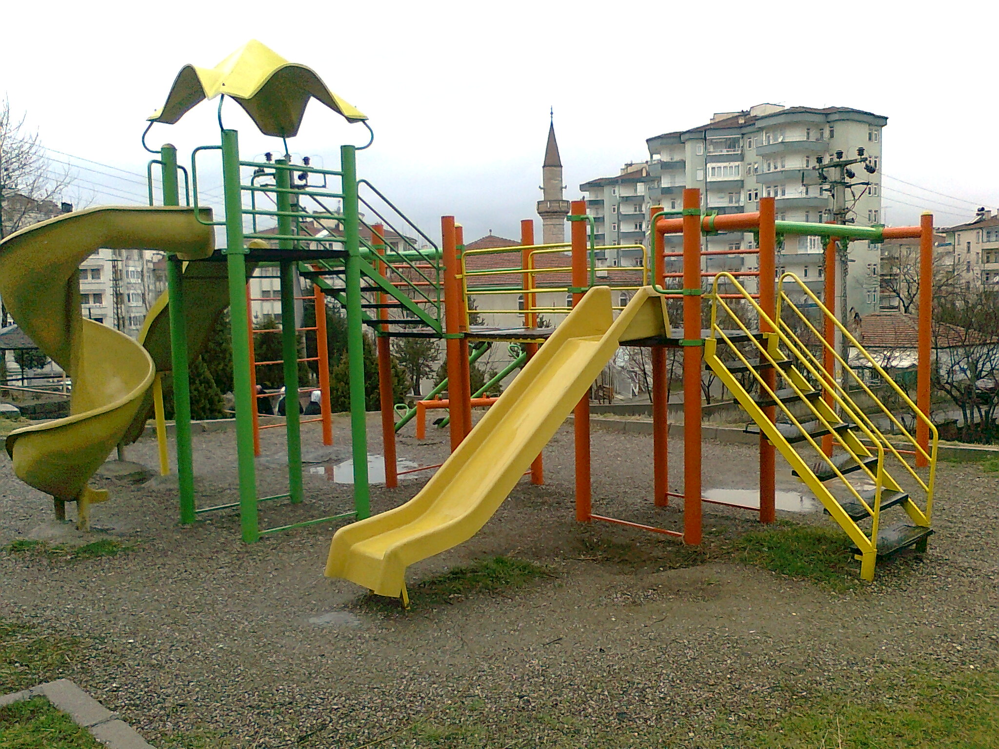 MAHALLEMİZE PARK VE SPOR SAHASI İSTİYORUZ