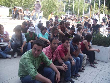 BELEDİYELERDE KAYIRMACILIK İSTEMİYORUZ BİZİMDE O SANDALYELERDE OTURMANIZ DA HAKKIMIZ VAR !!