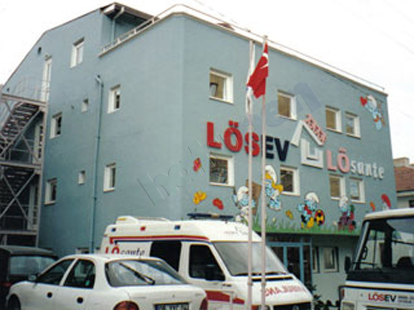 LÖSEV GÖNÜLLÜLERİNDEN DUYARLILIK ÇAĞRISI: SAYIN BAKANIMIZ .LÖSEMİLİ ÇOCUKLARI YALNIZ BIRAKMAYIN