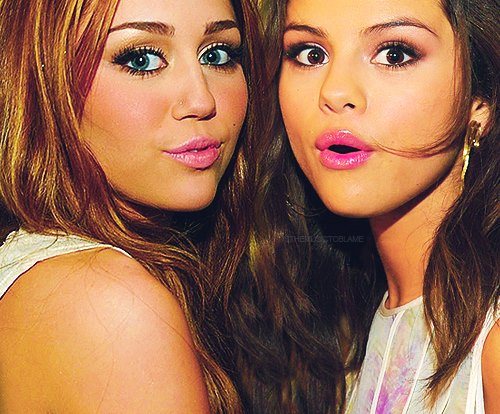 MILEY SELENAYI ARTIK AFFETSİN