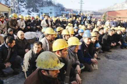 2007 DE KADRO VERİLEN GEÇİCİ İŞÇİLERE SOSYAL HAKLARI NEDEN HALA VERİLMEDİ