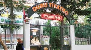 Duru Tiyatro Kadikoy Anadolu Lisesi'nden tahliye edilmesin!