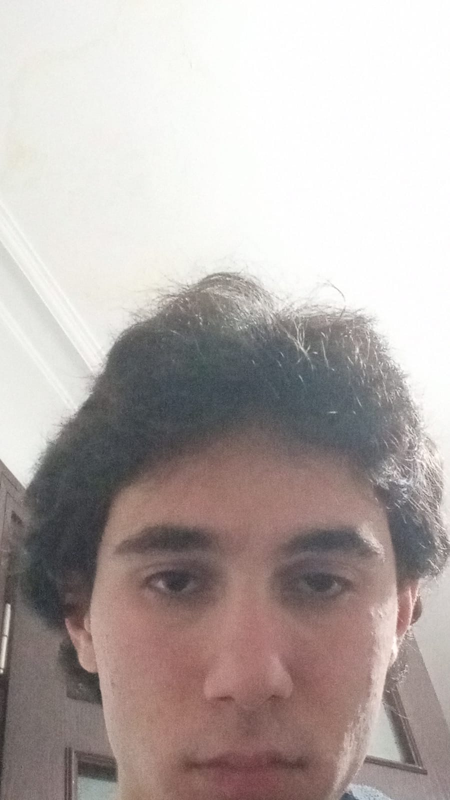 yekta saçını kestirsin