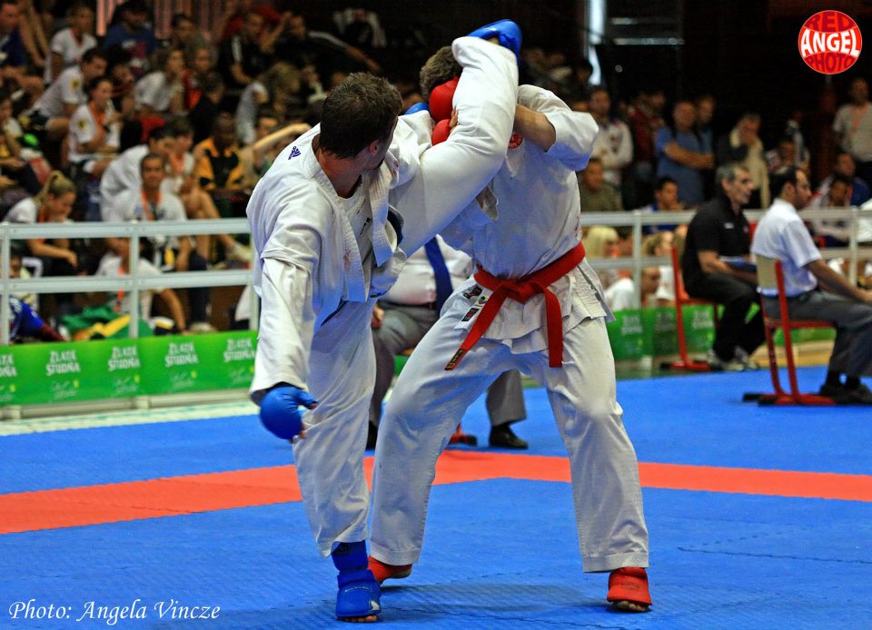 KARATE OLİMPİYATLARA ALINMALI.
