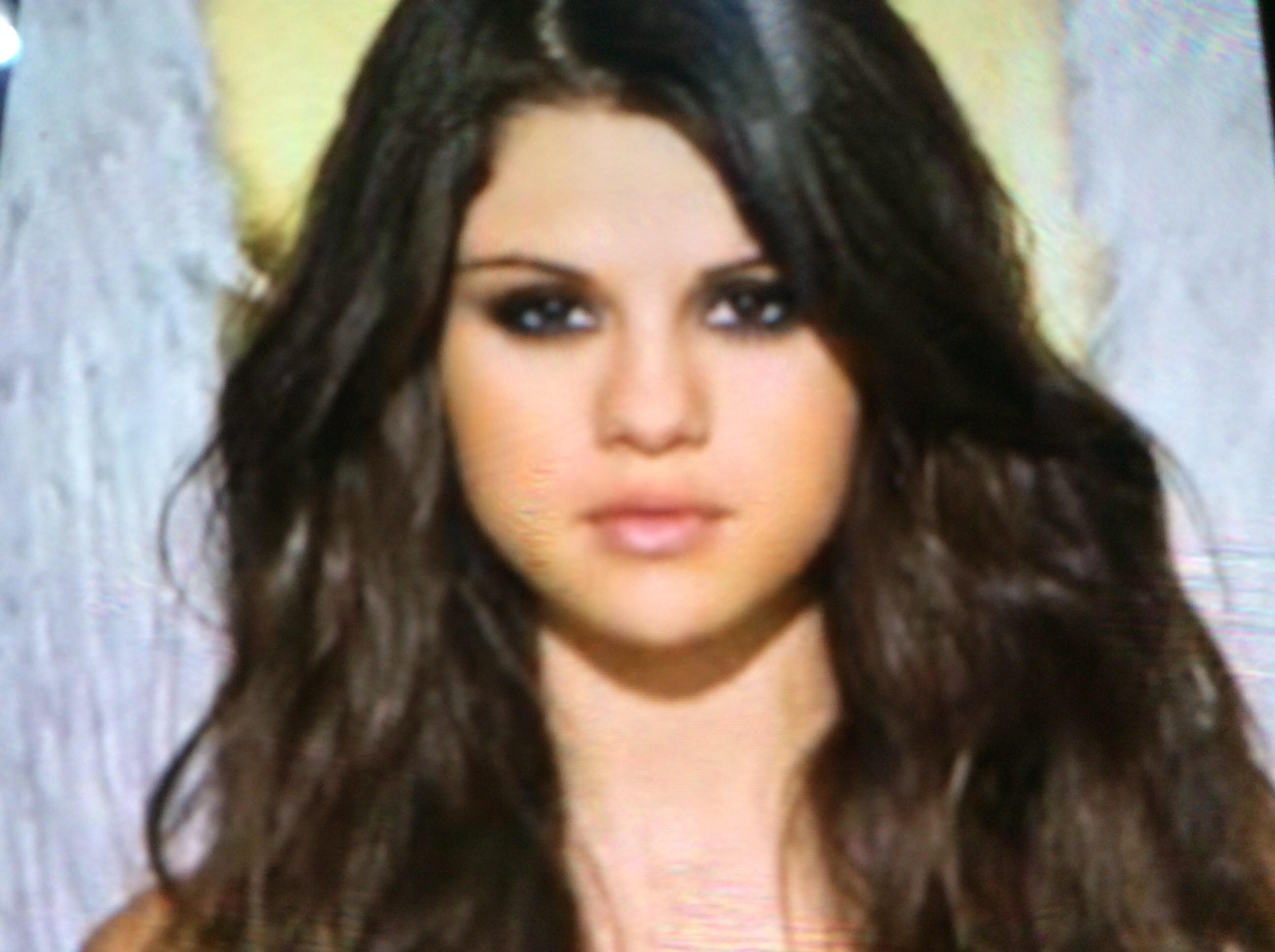 Selena gomez gelll lütfeeeeeeeeeeeeeeen seni çooooooooooooooooooook seviyoruz bizi üzme.