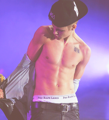 Justin Bieber ve One Direction Türkiyeye gelsin.