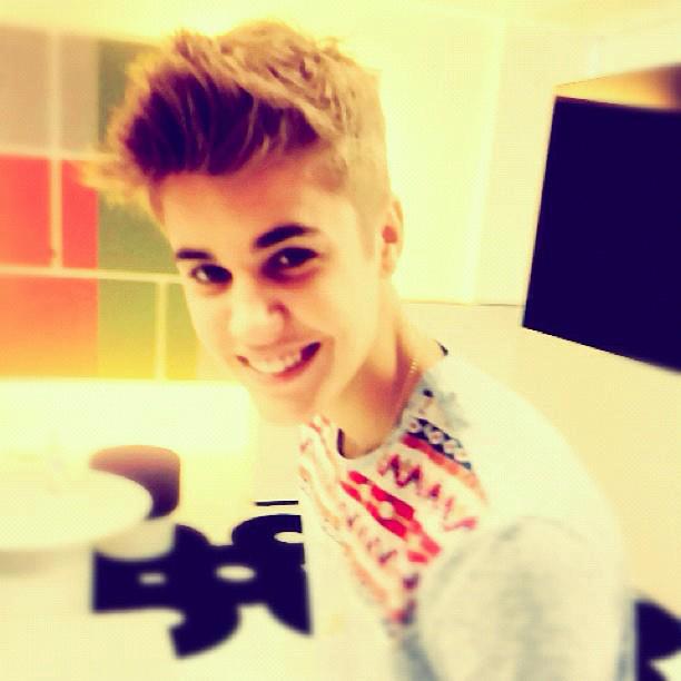 JUSTIN BIEBER,DEMI LOVATO,MILEY CYRUS,ONE DIRECTİON'UN TÜRKİYE'YE GELMESİNİ İSTİYORUZ!