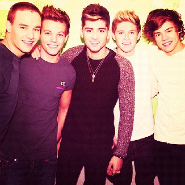 ONE DIRECTION--TÜRKİYE'YE GELSİN..