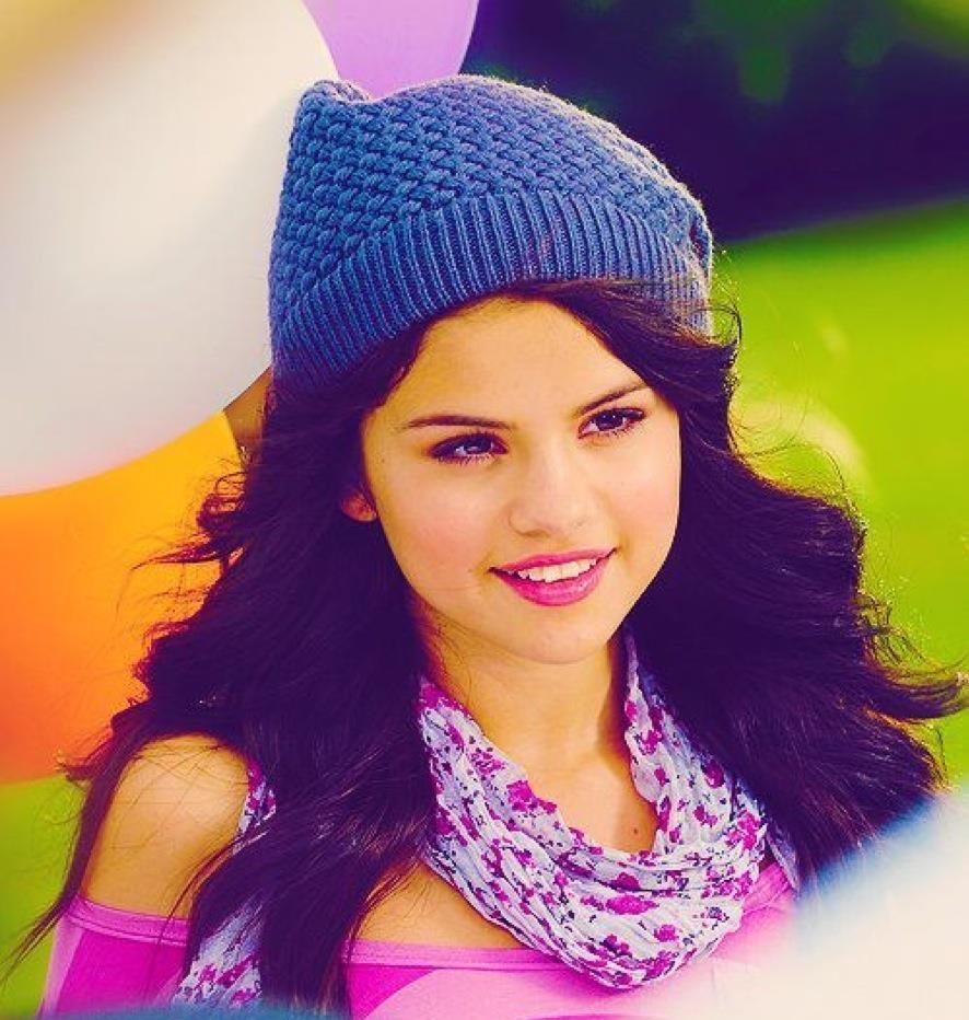 SELENA GOMEZ'İ BİR İMZANLA TÜRKİYE'YE GETİR...İMZA KAMPANYASI!